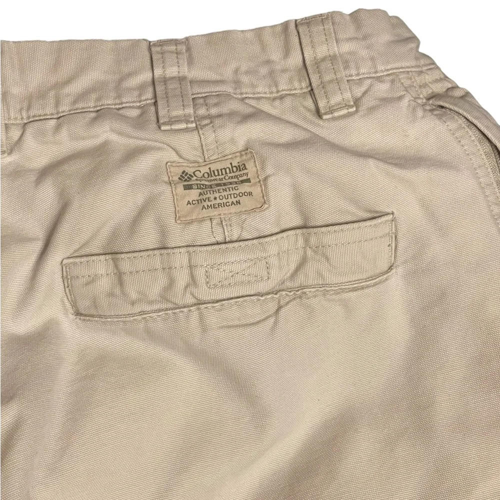 Men’s Columbia Cream Cargo Canvas Pants Size 36W30L Excellent Used Condition